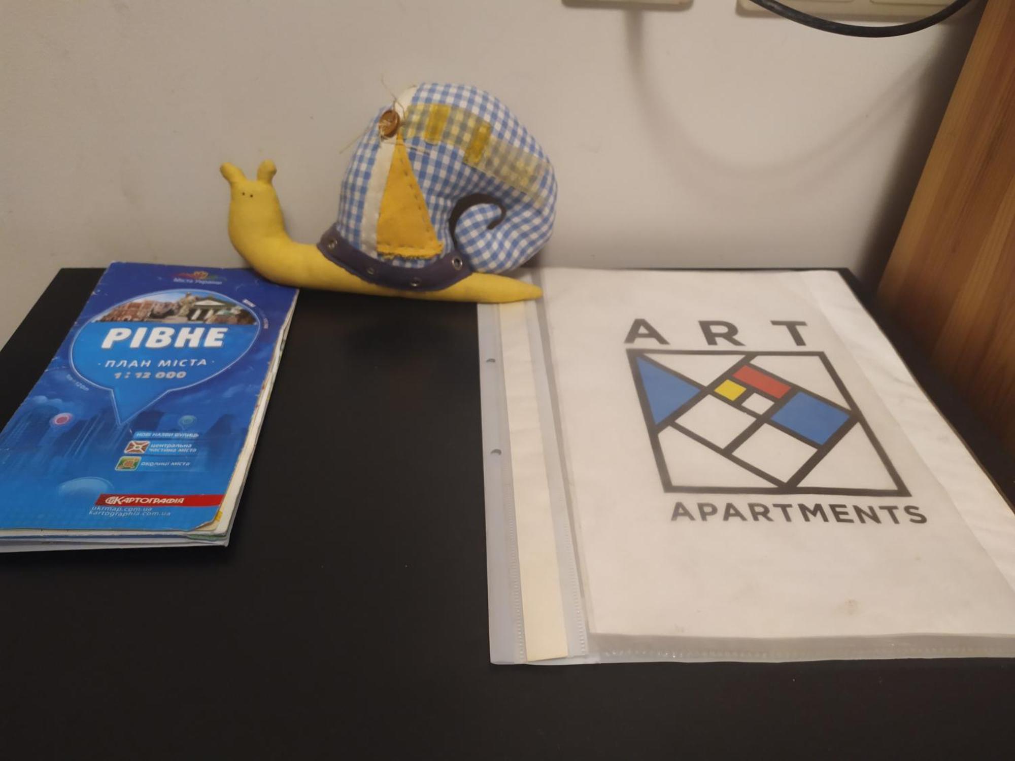 Three Bedroom Stepana Bandery Street Ρίβνε Δωμάτιο φωτογραφία